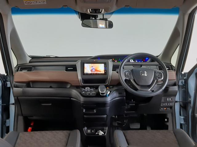 フリードハイブリッド ハイブリッド・クロスターホンダセンシング　４ＷＤ　１オーナー　インターナビ　フルセグＴＶ　アダプティブクルコン　バックカメラ　前後ドライブレコーダー　シートヒーター　両側電動スライド　ＬＥＤフォグ　ＬＥＤヘッドライト（9枚目）