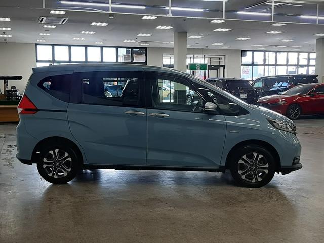 フリードハイブリッド ハイブリッド・クロスターホンダセンシング　４ＷＤ　１オーナー　インターナビ　フルセグＴＶ　アダプティブクルコン　バックカメラ　前後ドライブレコーダー　シートヒーター　両側電動スライド　ＬＥＤフォグ　ＬＥＤヘッドライト（16枚目）