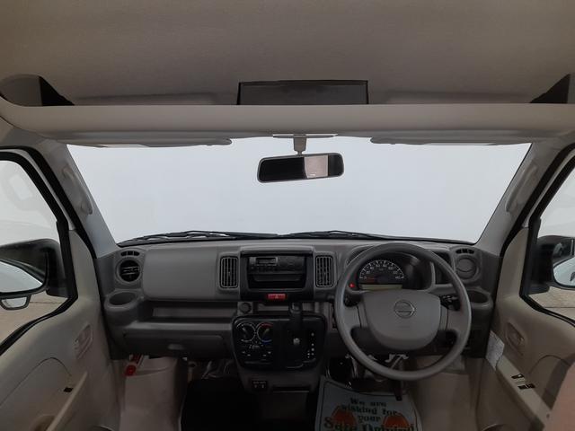 ＮＶ１００クリッパーバン ＤＸ　切替４ＷＤ　５ＡＧＳ　キーレス　オートライト　両側スライド　ＵＳＢパワーポート　パワーウィンドウ　オーバーヘッドシェルフ（9枚目）