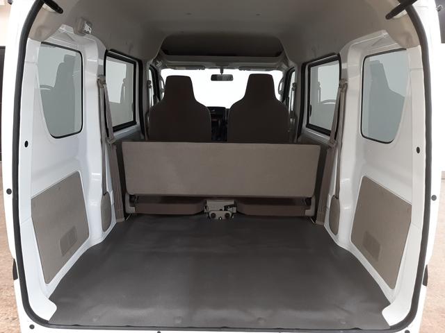 ＮＶ１００クリッパーバン ＤＸ　切替４ＷＤ　５ＡＧＳ　キーレス　オートライト　両側スライド　ＵＳＢパワーポート　パワーウィンドウ　オーバーヘッドシェルフ（15枚目）