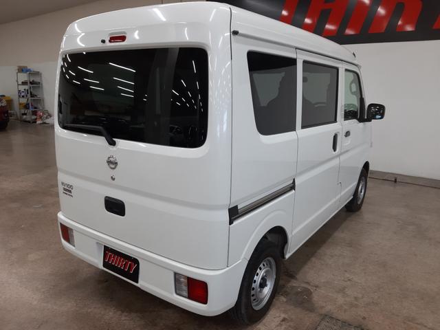 ＮＶ１００クリッパーバン ＤＸ　切替４ＷＤ　５ＡＧＳ　キーレス　オートライト　両側スライド　ＵＳＢパワーポート　パワーウィンドウ　オーバーヘッドシェルフ（21枚目）