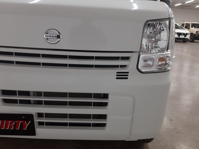 ＮＶ１００クリッパーバン ＤＸ　切替４ＷＤ　５ＡＧＳ　キーレス　オートライト　両側スライド　ＵＳＢパワーポート　パワーウィンドウ　オーバーヘッドシェルフ（29枚目）