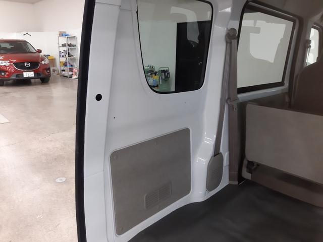 ＮＶ１００クリッパーバン ＤＸ　切替４ＷＤ　５ＡＧＳ　キーレス　オートライト　両側スライド　ＵＳＢパワーポート　パワーウィンドウ　オーバーヘッドシェルフ（54枚目）