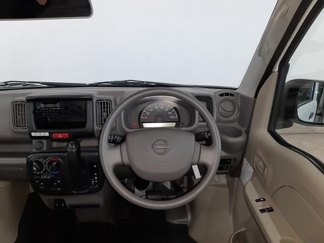 ＮＶ１００クリッパーバン ＤＸ　４ＷＤ　５ＡＧＳ　キーレス　ＵＳＢパワーポート　両側スライド　オーバーヘッドシェルフ　パワーウィンドウ　オーートライト（10枚目）