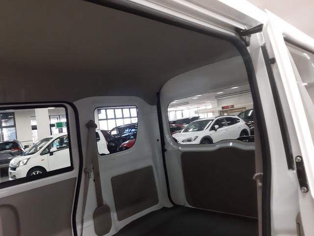 ＮＶ１００クリッパーバン ＤＸ　４ＷＤ　５ＡＧＳ　キーレス　ＵＳＢパワーポート　両側スライド　オーバーヘッドシェルフ　パワーウィンドウ　オーートライト（50枚目）