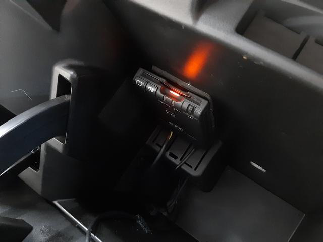 ジューク ニスモ　ＲＳ　４ＷＤ　後期　純正ナビ　フルセグＴＶ　アラウンドビューモニター　ドライブレコーダー　レカロハーフレザーシート　オートライト　ＨＩＤ　パドルシフト　Ｄ－ＭＯＤＥ　Ｂｌｕｅｔｏｏｔｈ　ＥＴＣ　ターボ（7枚目）