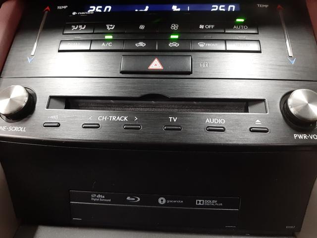 ＩＳ ＩＳ３００ｈ　４ＷＤ　中期型　リモコンエンジンスターター　アダプティブクルーズコントロール　ナビＴＶ　バックカメラ　シートヒーター　電動シート　カードキー　ブラインドスポットモニター　プリクラ　レーンキープアシスト（2枚目）