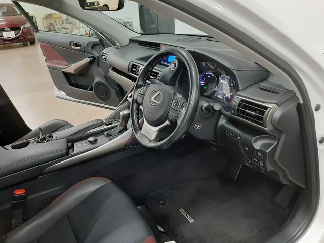 ＩＳ ＩＳ３００ｈ　４ＷＤ　中期型　リモコンエンジンスターター　アダプティブクルーズコントロール　ナビＴＶ　バックカメラ　シートヒーター　電動シート　カードキー　ブラインドスポットモニター　プリクラ　レーンキープアシスト（11枚目）