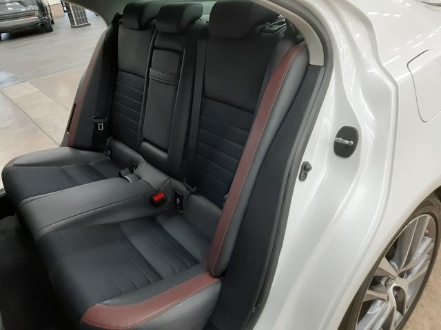 ＩＳ ＩＳ３００ｈ　４ＷＤ　中期型　リモコンエンジンスターター　アダプティブクルーズコントロール　ナビＴＶ　バックカメラ　シートヒーター　電動シート　カードキー　ブラインドスポットモニター　プリクラ　レーンキープアシスト（13枚目）