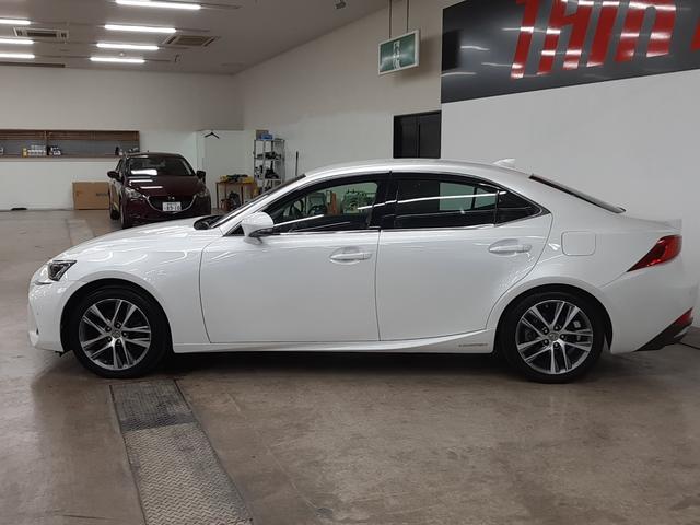 ＩＳ ＩＳ３００ｈ　４ＷＤ　中期型　リモコンエンジンスターター　アダプティブクルーズコントロール　ナビＴＶ　バックカメラ　シートヒーター　電動シート　カードキー　ブラインドスポットモニター　プリクラ　レーンキープアシスト（17枚目）