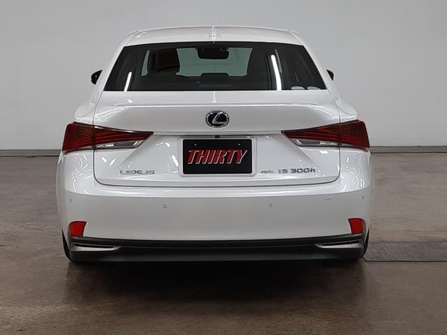 ＩＳ ＩＳ３００ｈ　４ＷＤ　中期型　リモコンエンジンスターター　アダプティブクルーズコントロール　ナビＴＶ　バックカメラ　シートヒーター　電動シート　カードキー　ブラインドスポットモニター　プリクラ　レーンキープアシスト（18枚目）