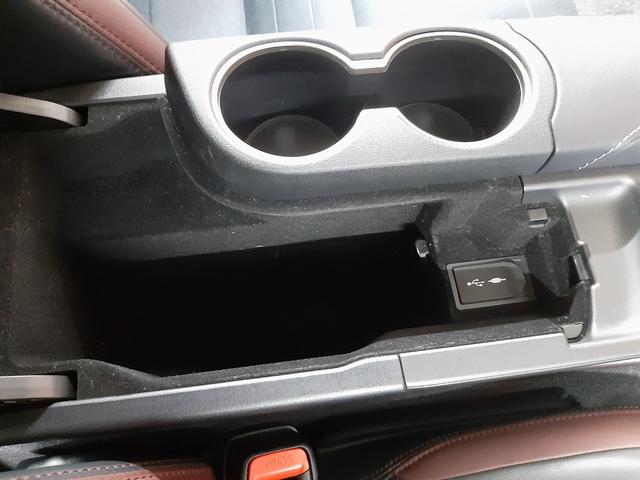 ＩＳ ＩＳ３００ｈ　４ＷＤ　中期型　リモコンエンジンスターター　アダプティブクルーズコントロール　ナビＴＶ　バックカメラ　シートヒーター　電動シート　カードキー　ブラインドスポットモニター　プリクラ　レーンキープアシスト（26枚目）