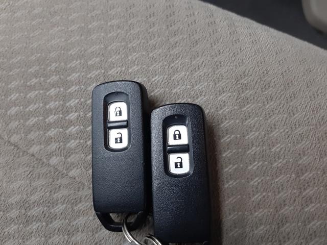 N-WGN G・ターボパッケージ 4WD 純正インターナビ TV バックカメラ 衝突軽減ブレーキ スマートキー プッシュスタート オートライト HID ETC Bluetoothオーディオ ターボ(4枚目)