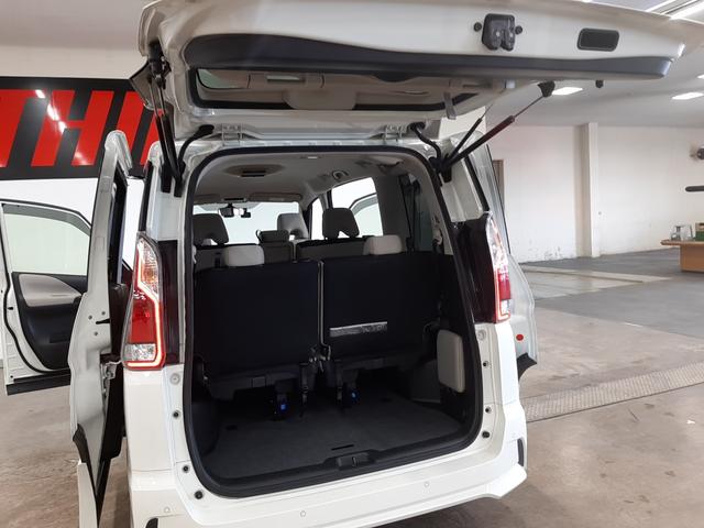 セレナ ハイウェイスター　ＶセレクションＩＩ　４ＷＤ　ナビ　フルセグＴＶ　全周囲カメラ　前後ドライブレコーダー　両側電動スライドドア　クルーズコントロール　ハンズフリーオートスライド　ＬＥＤヘッドライト　スマートキー　パーキングアシスト（23枚目）