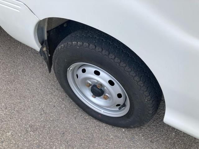 ハイゼットトラック 農用スペシャル　４ＷＤ　５速マニュアル　パワーステアリング　三方開　荷台ゴムマット　荷台ゲートプロテクター　ドアバイザー　走行距離９．１万キロ　修復歴無し　ホワイト　エアコン（8枚目）