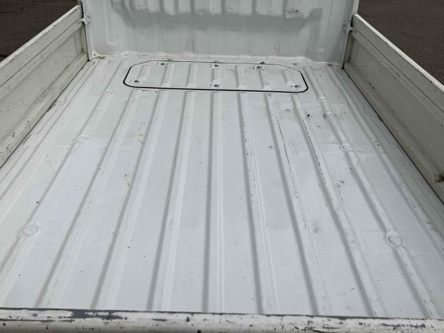 ハイゼットトラック スタンダード　農用スペシャル　４ＷＤ　荷台ライト　ラジオ　軽トラック　５ＭＴ　エアコン　パワステ　運転席エアバッグ　助手席エアバッグ（10枚目）