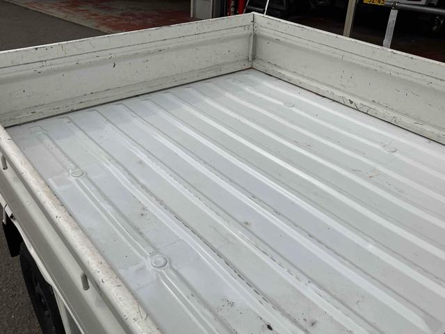 ハイゼットトラック スタンダード　農用スペシャル　４ＷＤ　荷台ライト　ラジオ　軽トラック　５ＭＴ　エアコン　パワステ　運転席エアバッグ　助手席エアバッグ（18枚目）