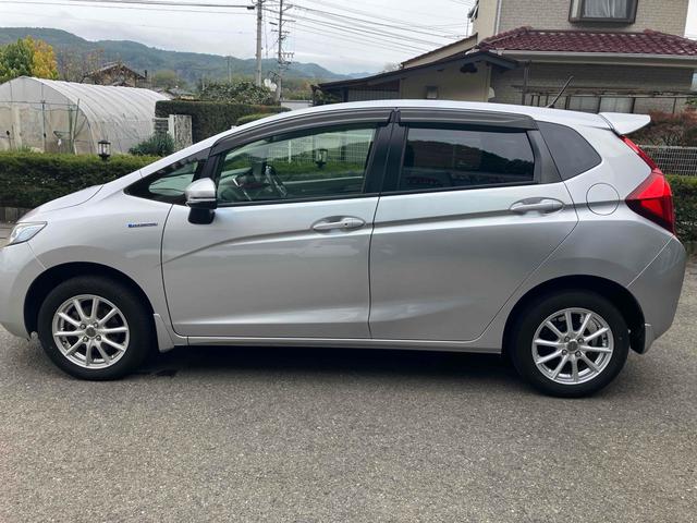 フィットハイブリッド Lパッケージ 4WD ハイブリッド バックカメラ ナビ TV オートクルーズコントロール 衝突被害軽減システム オートライト LEDヘッドランプ スマートキー 電動格納ミラー AT 盗難防止システム 衝突安全ボディ(14枚目)