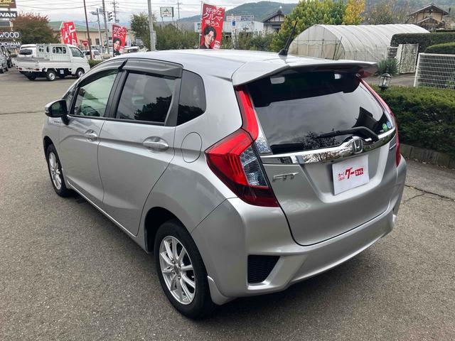 フィットハイブリッド Lパッケージ 4WD ハイブリッド バックカメラ ナビ TV オートクルーズコントロール 衝突被害軽減システム オートライト LEDヘッドランプ スマートキー 電動格納ミラー AT 盗難防止システム 衝突安全ボディ(17枚目)