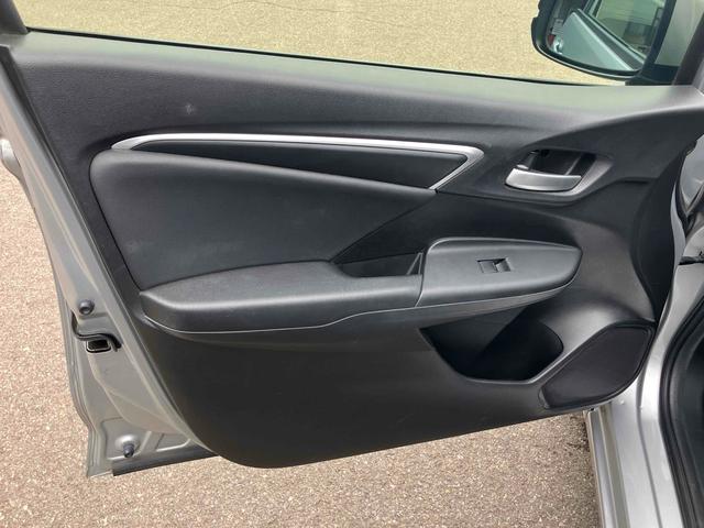 フィットハイブリッド Lパッケージ 4WD ハイブリッド バックカメラ ナビ TV オートクルーズコントロール 衝突被害軽減システム オートライト LEDヘッドランプ スマートキー 電動格納ミラー AT 盗難防止システム 衝突安全ボディ(28枚目)