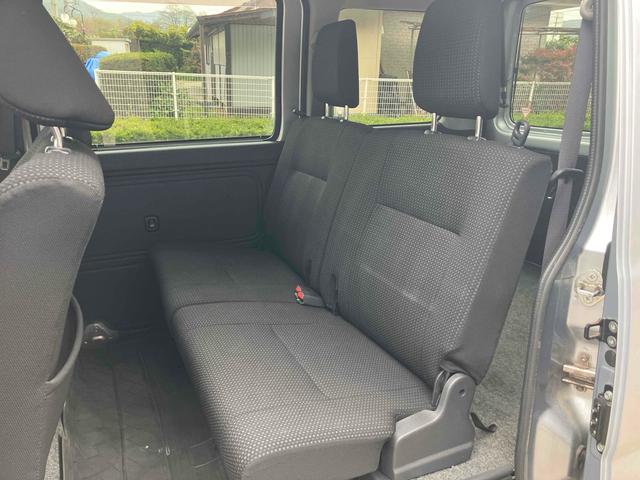 ハイゼットカーゴ クルーズＳＡＩＩＩ　４ＷＤ　軽バン　ＡＴ　衝突被害軽減システム　クリアランスソナー　両側スライドドア　キーレスエントリー　アイドリングストップ　電動格納ミラー　オートマチックハイビーム　ＥＳＣ　エアコン　パワーウィンドウ（9枚目）