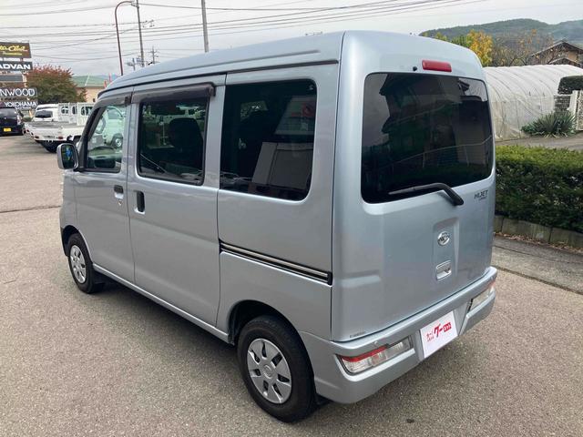 ハイゼットカーゴ クルーズＳＡＩＩＩ　４ＷＤ　軽バン　ＡＴ　衝突被害軽減システム　クリアランスソナー　両側スライドドア　キーレスエントリー　アイドリングストップ　電動格納ミラー　オートマチックハイビーム　ＥＳＣ　エアコン　パワーウィンドウ（14枚目）