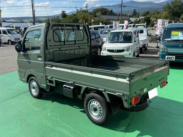 キャリイトラック KCエアコン・パワステ農繁仕様 4WD オートマ セーフティサポート アイドリングストップ キーレス ゲートプロテクター テールゲートチェーン エアコン パワステ パワーウィンドウ ABS 修復歴無し 走行距離5km(7枚目)