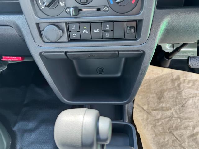 キャリイトラック KCエアコン・パワステ農繁仕様 4WD オートマ セーフティサポート アイドリングストップ キーレス ゲートプロテクター テールゲートチェーン エアコン パワステ パワーウィンドウ ABS 修復歴無し 走行距離5km(19枚目)