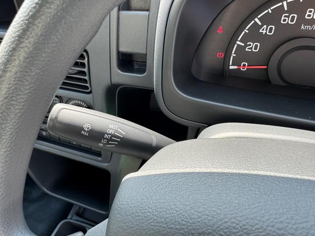 キャリイトラック KCエアコン・パワステ農繁仕様 4WD オートマ セーフティサポート アイドリングストップ キーレス ゲートプロテクター テールゲートチェーン エアコン パワステ パワーウィンドウ ABS 修復歴無し 走行距離5km(27枚目)