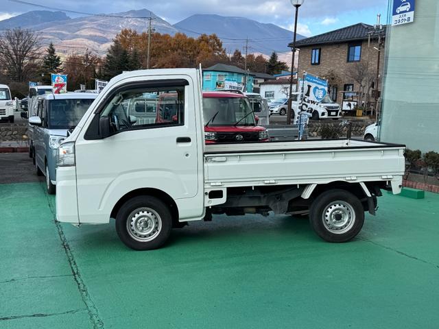 ハイゼットトラック スタンダード　４ＷＤ　オートマ　エアコン　パワステ　ＡＢＳ　下廻り防錆塗装済み　エアバッグ　ＥＴＣ車載器　ゲートプロテクター　修復歴無し　走行距離２６，７００ｋｍ（6枚目）