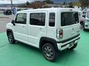 店頭のお車のナンバー部(前側)に2WD・4WDのプレートが付いているので、4WDをご希望の方はプレートをご確認下さい。