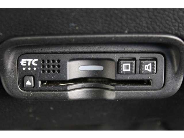 X・ホンダセンシング ギャザズメモリーナビ フルセグTV ミュージックサーバー ABS 横滑り防止装置 衝突被害軽減ブレーキ LEDヘッドライト シートヒーター ETC スマートキー 盗難防止装置 ワンオーナー 4WD(13枚目)