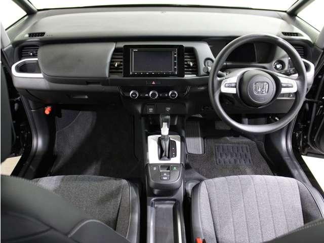 ホーム ギャザズメモリーナビ CD AM・FM ABS 横滑り防止装置 衝突被害軽減ブレーキ オートクルーズコントロール ETC LEDヘッドライト スマートキー 盗難防止装置 ワンオーナー 禁煙車(9枚目)