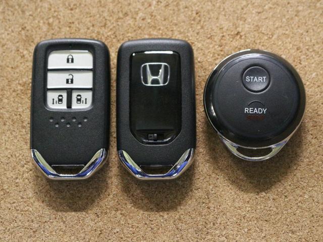 ステップワゴンスパーダ e:HEVスパーダG・EXホンダセンシング 純正メモリーナビ フルセグ DVD リアカメラ ETC シートヒーター 両側電動スライドドア LEDヘッドライト アルミホイール(24枚目)