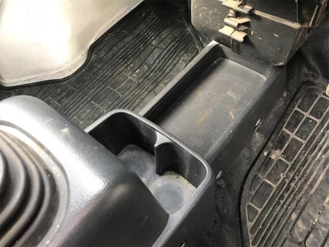 KC 4WD エアコン パワーステアリング 5速マニュアル 三方開 走行距離80324キロ 修復歴無し 保証付き 車検2022年1月まで ドアバイザー 作業灯(27枚目)