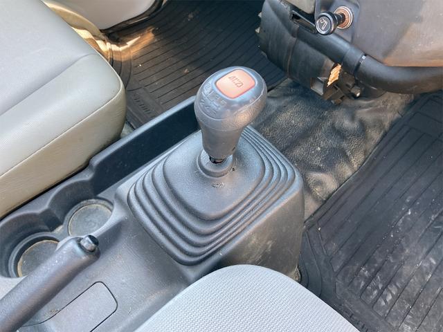 TC プロフェッショナル 4WD 5速マニュアル エアコン パワーステアリング 三方開 走行距離64716キロ 保証付き 運転席エアバッグ ヘッドライトレベライザー ドアバイザー 車検2022年2月まで(31枚目)