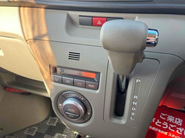 発進時や後退時に必ず操作するレバーです。操作のしやすさが肝になってきます。ぜひ一度体感してください。
