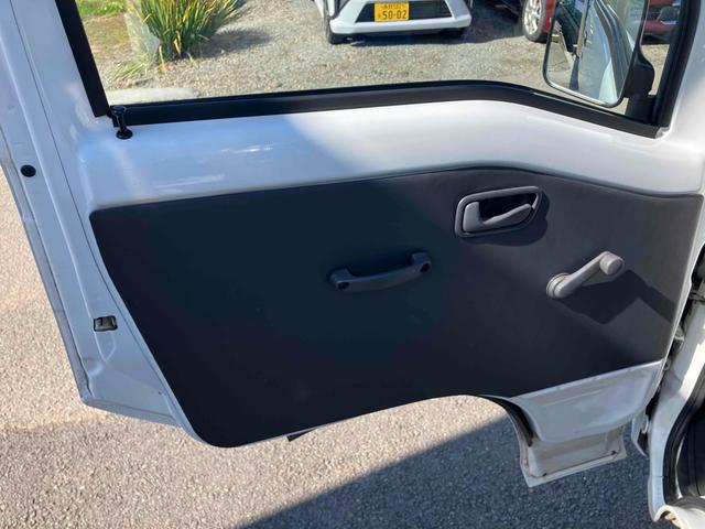 この度は当店のお車をご覧になっていただき、誠にありがとうございます。じっくり現車確認して頂けるよう、ご準備を致します!