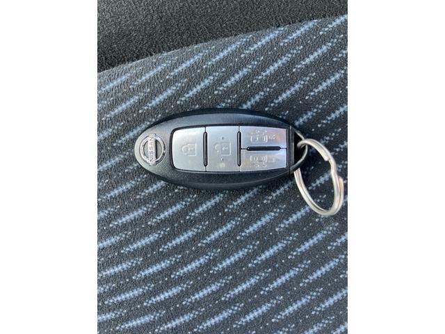 セレナ ２０Ｘ　Ｓ－ハイブリッド　両側電動スライドドア　スマートキー　ナビ　バックカメラ　８人乗り　中古スタッドレスタイヤ＆ホイールセット付き（17枚目）