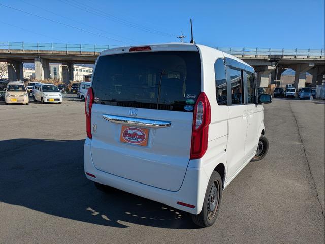 Ｎ－ＢＯＸ Ｇ　４ＷＤ　リアコーナーセンサー　イモビライザー　前席シートヒーター　キーレス　バックモニター　横滑り防止　スマートキー　パワーステアリング　ベンチシート　オートエアコン　ＡＢＳ　ＬＥＤ（2枚目）