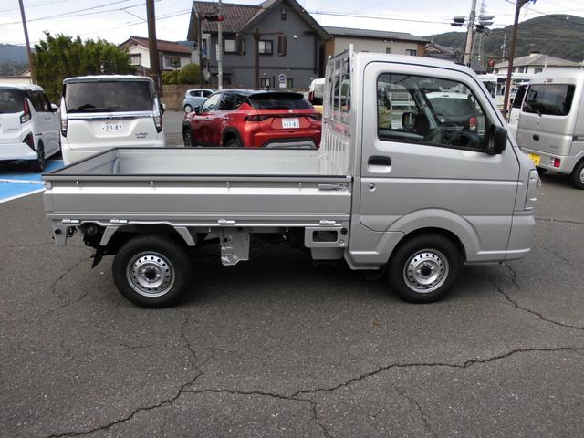 キャリイトラック KCエアコン・パワステ農繁仕様 切替式4WD・5速マニュアル・ハイビームアシスト付LEDオートライト・4枚リーフ・荷台LED作業灯・ゲートチェーン・アイドリングストップ・リアパーキングアシスト・デフロック・キーレス・パワーウインドー(6枚目)