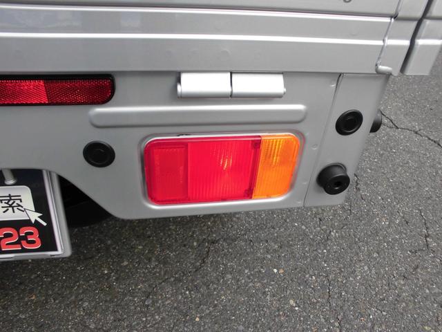 キャリイトラック KCエアコン・パワステ農繁仕様 切替式4WD・5速マニュアル・ハイビームアシスト付LEDオートライト・4枚リーフ・荷台LED作業灯・ゲートチェーン・アイドリングストップ・リアパーキングアシスト・デフロック・キーレス・パワーウインドー(17枚目)