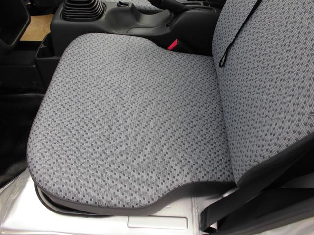 キャリイトラック KCエアコン・パワステ農繁仕様 切替式4WD・5速マニュアル・ハイビームアシスト付LEDオートライト・4枚リーフ・荷台LED作業灯・ゲートチェーン・アイドリングストップ・リアパーキングアシスト・デフロック・キーレス・パワーウインドー(20枚目)