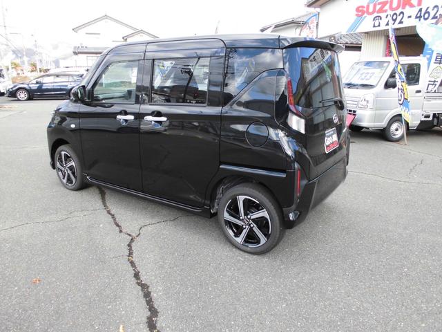 ムーヴ ＲＳ　名義変更令和８年１月上旬にてお願いします・純正ドアバイザー＆純正フロアーマット付き・４ＷＤ・ターボ・９インチスマホ連携ディスプレーオーディオ・両側電動スライドドア・電動パーキング・ワイヤレス充電機能・（4枚目）