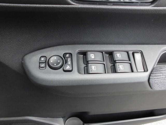 ムーヴ ＲＳ　名義変更令和８年１月上旬にてお願いします・純正ドアバイザー＆純正フロアーマット付き・４ＷＤ・ターボ・９インチスマホ連携ディスプレーオーディオ・両側電動スライドドア・電動パーキング・ワイヤレス充電機能・（25枚目）