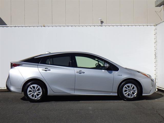 プリウス S フルセグ メモリーナビ DVD再生 バックカメラ 衝突被害軽減システム ETC LEDヘッドランプ(5枚目)