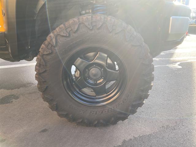 ＦＪクルーザー カラーパッケージ　リフトアップ　社外ナビ　バックカメラ　社外アルミ（9枚目）