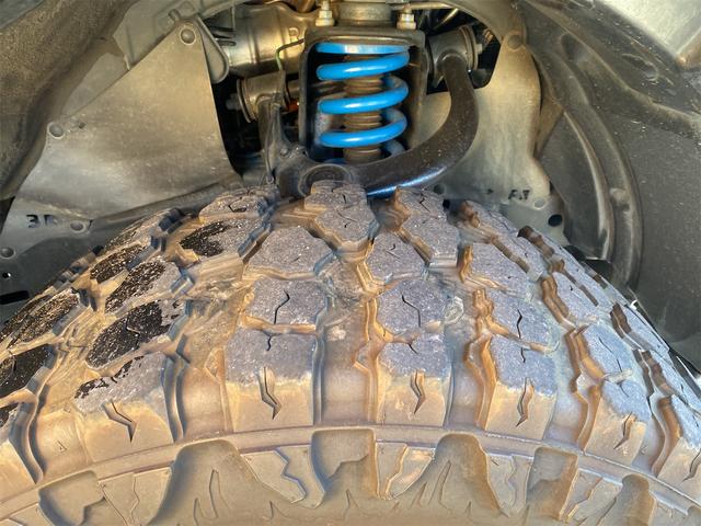 ＦＪクルーザー カラーパッケージ　リフトアップ　社外ナビ　バックカメラ　社外アルミ（10枚目）