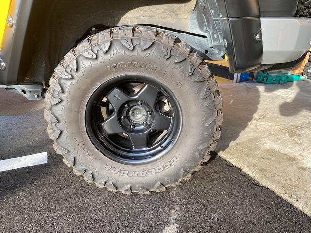 ＦＪクルーザー カラーパッケージ　リフトアップ　社外ナビ　バックカメラ　社外アルミ（14枚目）