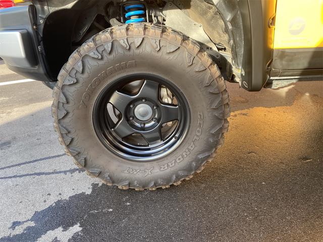 ＦＪクルーザー カラーパッケージ　リフトアップ　社外ナビ　バックカメラ　社外アルミ（16枚目）